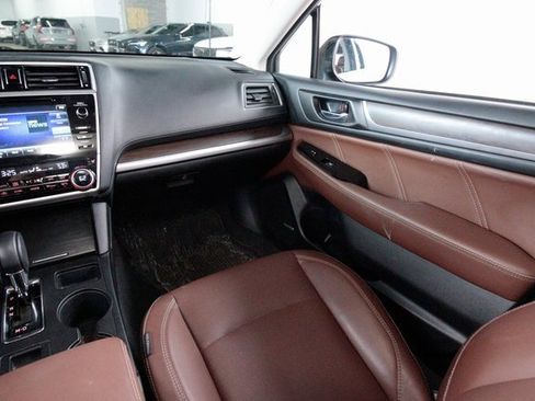 Used 2018 Subaru Outback 2.5i Touring image 7