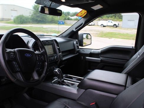 Used 2018 Ford F150 XLT w/ Equipment Group 302A Luxury AWD/4WD image 19