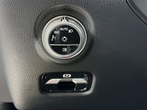 Used 2026 Mercedes-Benz C 300 4MATIC Sedan image 10