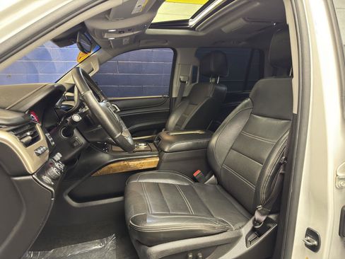 Used 2015 GMC Yukon Denali w/ Premium Package AWD/4WD image 16