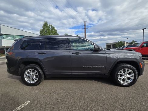 Used 2024 Jeep Grand Cherokee L Limited AWD/4WD image 4