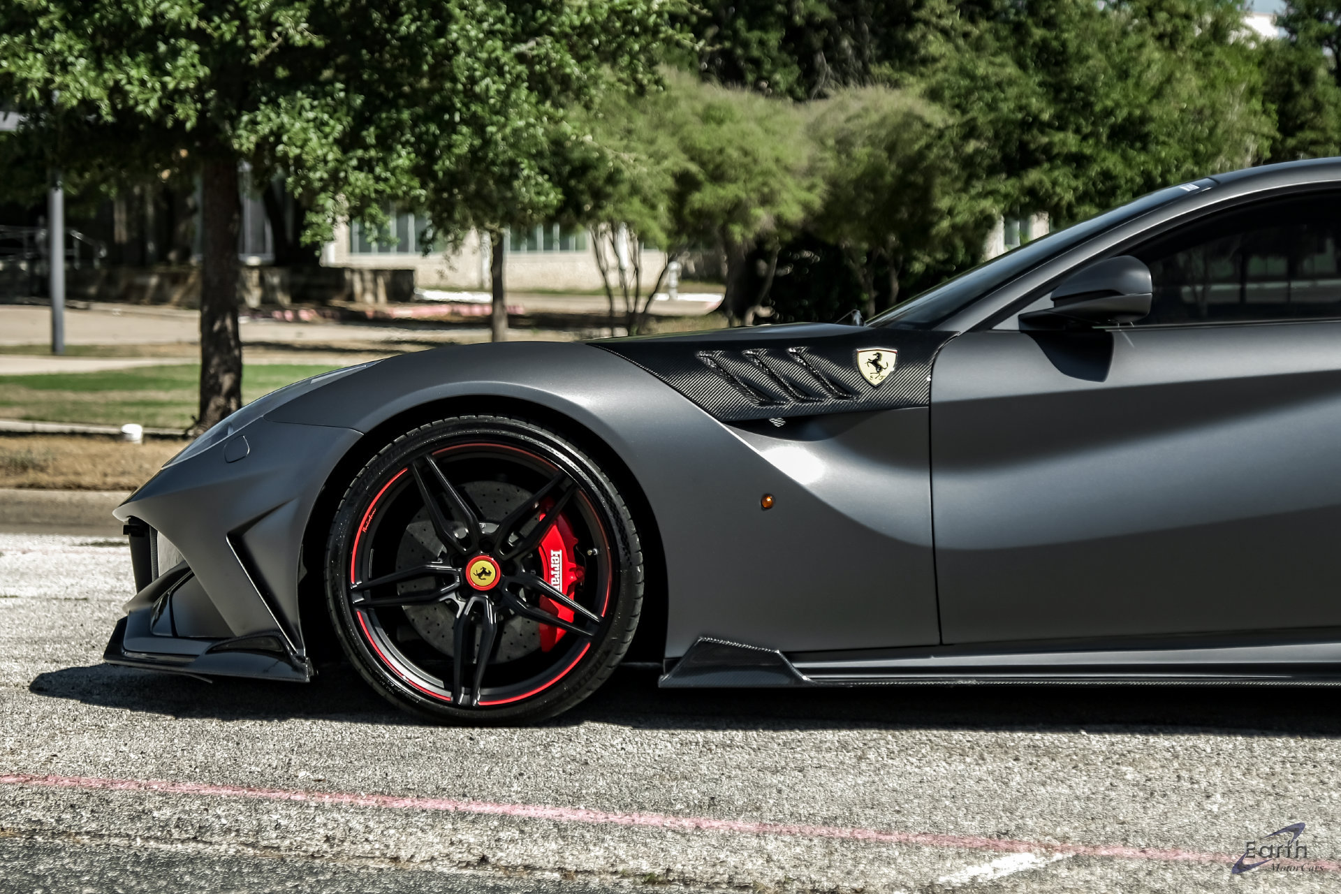 Used 2014 Ferrari F12 Berlinetta RWD image 11