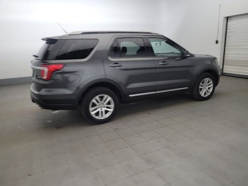 Used 2018 Ford Explorer XLT w/ Equipment Group 201A image 10