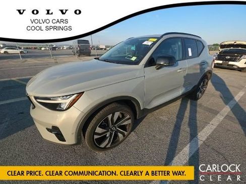 Used 2024 Volvo XC40 B5 Plus w/ Protection Package Premier AWD/4WD image 1