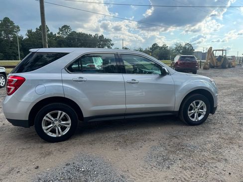 Used 2017 Chevrolet Equinox LS image 7
