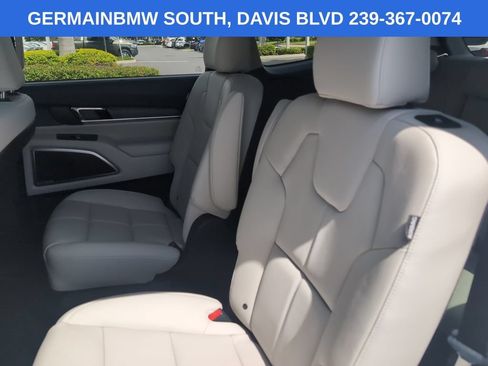 Used 2025 Kia Telluride EX w/ EX Captain's Chair Package AWD/4WD image 29