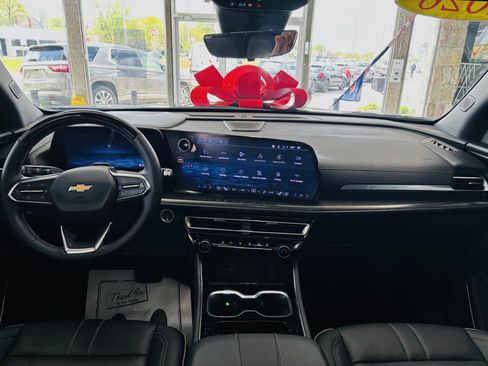 Used 2026 Chevrolet Traverse High Country FWD image 46