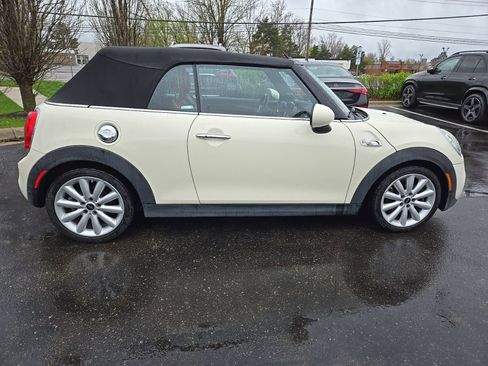 Used 2017 MINI Cooper S image 6