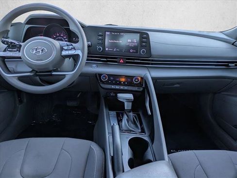 Certified 2022 Hyundai Elantra SEL image 16