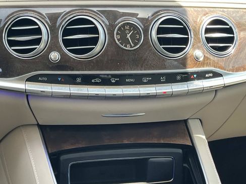 Used 2018 Mercedes-Benz S 560 Sedan image 17
