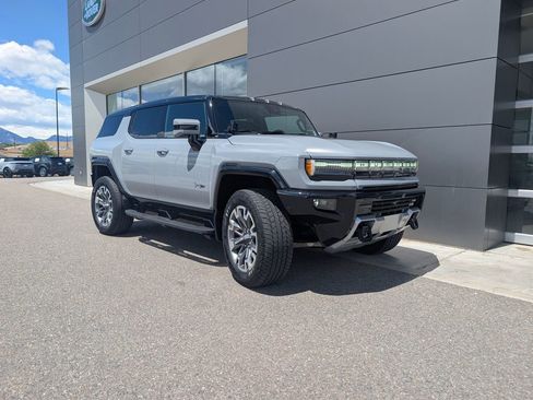 Used 2024 GMC Hummer EV 2X w/ LPO, Illumination Package AWD/4WD image 7