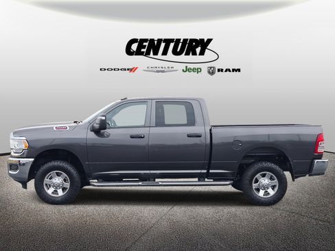 Used 2024 RAM 2500 Tradesman w/ Chrome Appearance Group image 7