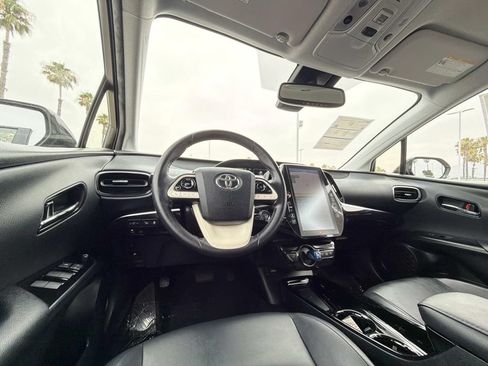 Used 2019 Toyota Prius Prime Advanced FWD image 16