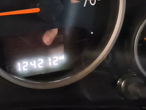 Used 2017 Jeep Wrangler Unlimited Sahara AWD/4WD image 19