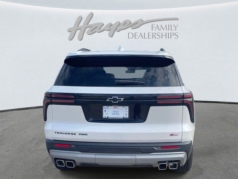 Used 2025 Chevrolet Traverse Z71 w/ Driver Confidence Package AWD/4WD image 4