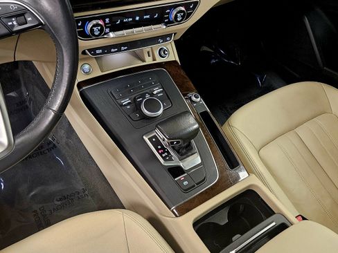 Used 2019 Audi Q5 2.0T Premium w/ Convenience Package AWD/4WD image 40