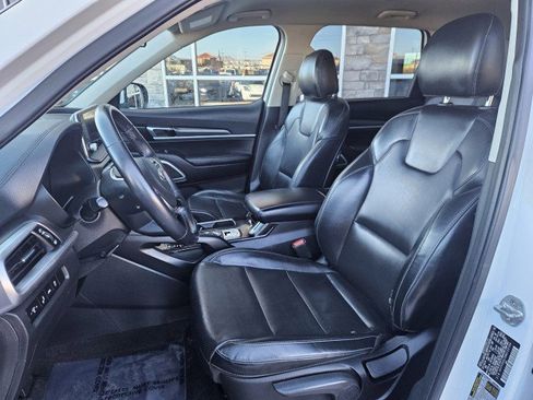 Used 2021 Kia Telluride LX image 11