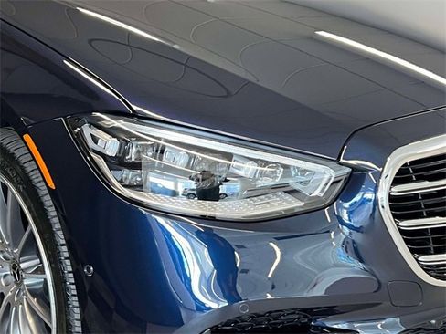Used 2025 Mercedes-Benz S 580 4MATIC Sedan image 9