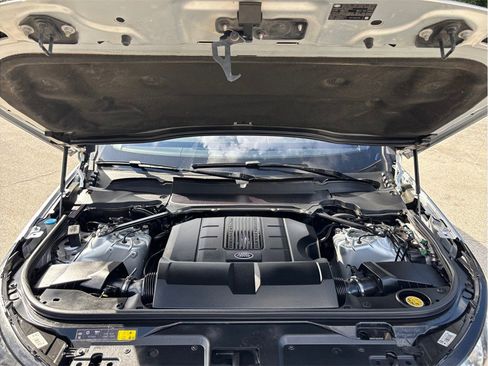 Used 2018 Land Rover Discovery SE image 47