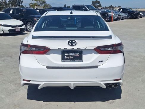 Used 2024 Toyota Camry SE w/ Convenience Package FWD image 5