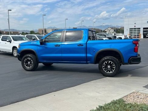 Used 2022 Chevrolet Silverado 1500 ZR2 w/ Technology Package AWD/4WD image 3