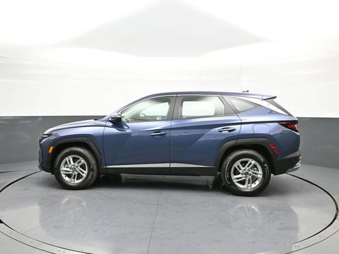 Certified 2025 Hyundai Tucson SE image 9