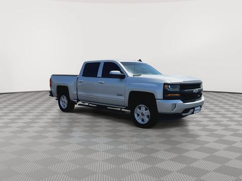 Used 2018 Chevrolet Silverado 1500 LT w/ Texas Edition AWD/4WD image 2