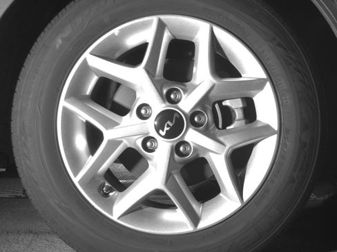 Used 2025 Kia Soul LX w/ LX Technology Package FWD image 20