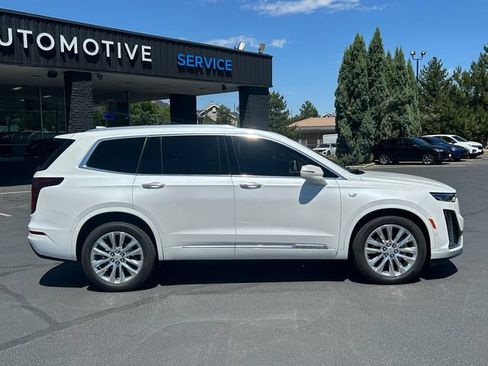 Used 2020 Cadillac XT6 Premium Luxury w/ Platinum Package AWD/4WD image 2