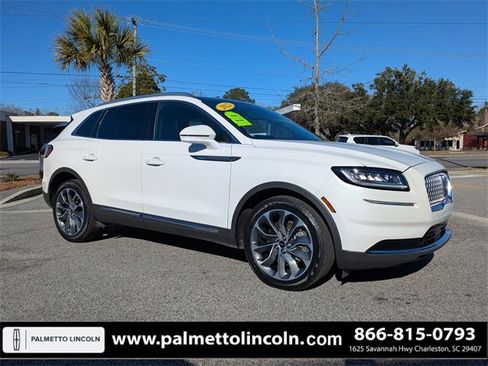 Used 2022 Lincoln Nautilus Reserve image 2