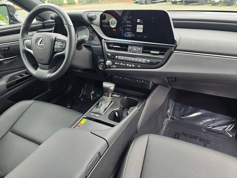 Used 2025 Lexus ES 300h w/ Premium Package FWD image 10