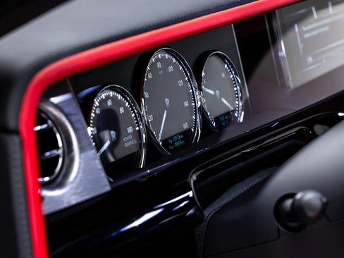 Used 2019 Rolls-Royce Phantom Sedan image 40