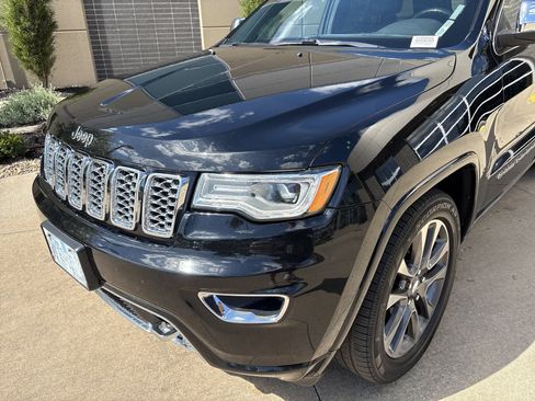 Used 2017 Jeep Grand Cherokee Overland image 6
