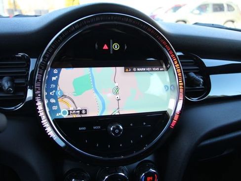 Used 2022 MINI Cooper 2-Door Hardtop w/ Premium Package image 25