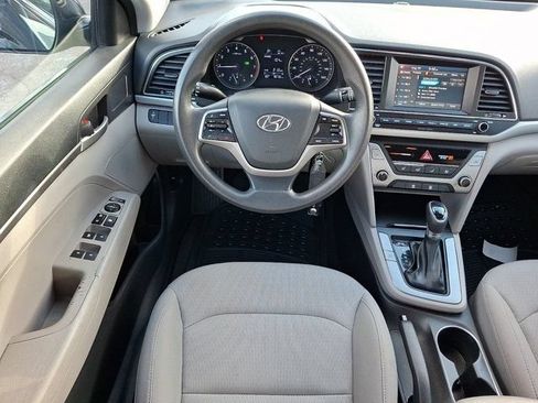 Used 2018 Hyundai Elantra SE w/ SE Connectivity Package 04 FWD image 14