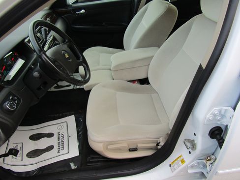 Used 2013 Chevrolet Impala LT FWD image 13
