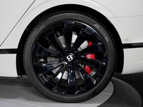 Used 2020 Bentley Flying Spur W12 image 18