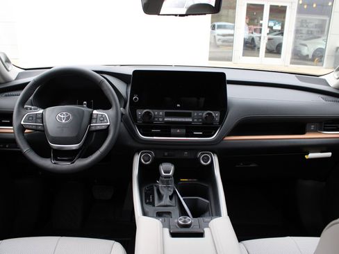 New 2026 Toyota Grand Highlander Platinum image 43