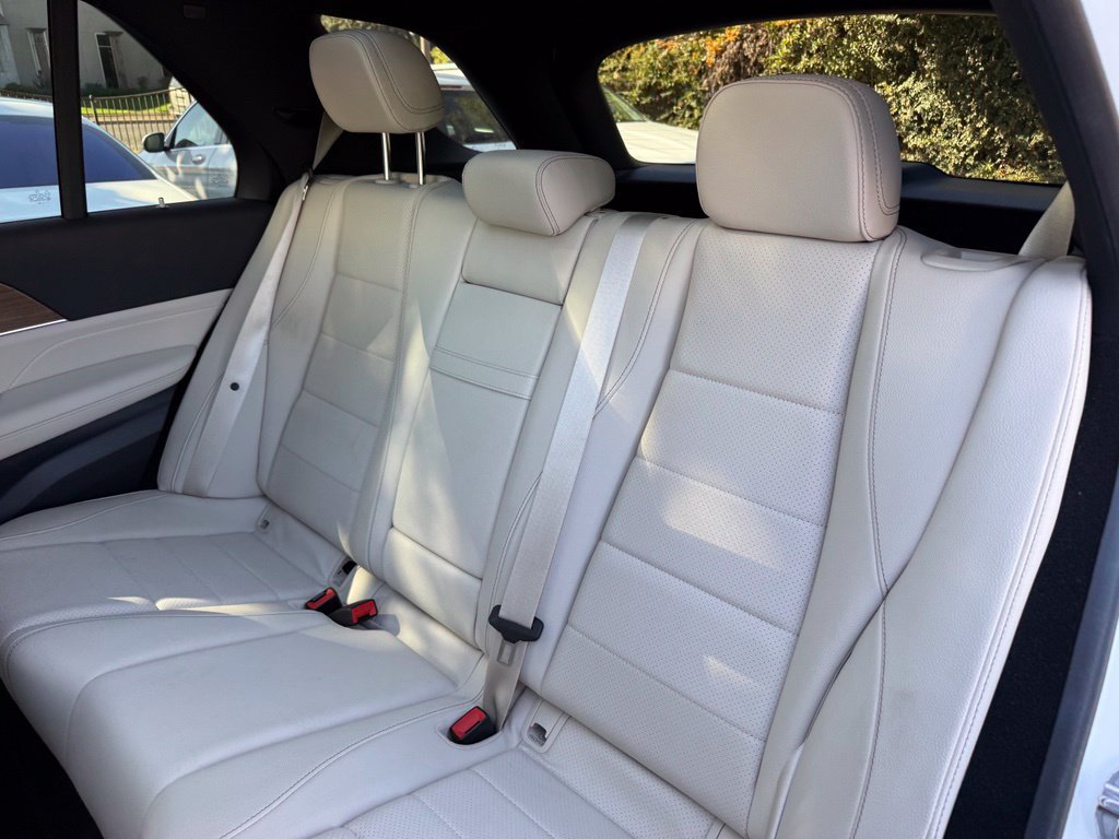 Used 2025 Mercedes-Benz GLE 450e 4MATIC image 13