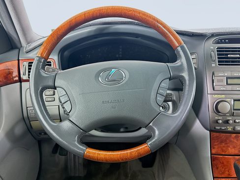 Used 2005 Lexus LS 430 RWD image 17