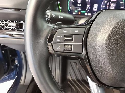 Used 2023 Honda Accord Touring image 7