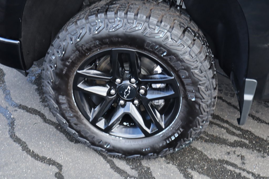 Used 2024 Chevrolet Silverado 1500 LT Trail Boss w/ Convenience Package II AWD/4WD image 14