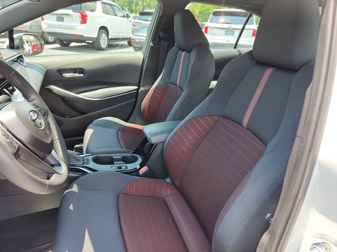 Used 2025 Toyota Corolla SE FWD image 13