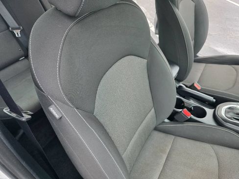 Used 2022 Kia Forte LXS FWD image 29