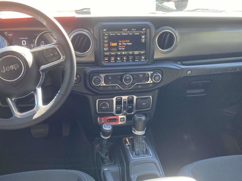 Certified 2023 Jeep Wrangler Unlimited Rubicon 4xe image 17