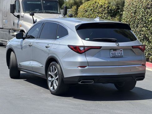 Certified 2023 Acura MDX FWD w/ Technology Package image 5