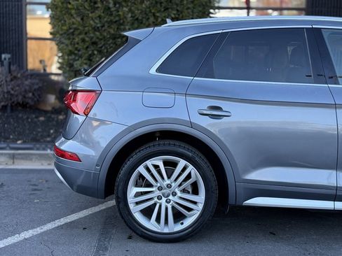 Used 2019 Audi Q5 Prestige w/ Prestige Package image 22