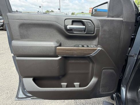 Used 2022 Chevrolet Silverado 1500 LT AWD/4WD image 22