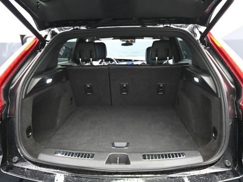 Used 2023 Cadillac XT4 Premium Luxury AWD/4WD image 36
