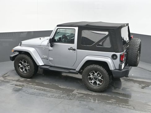 Used 2018 Jeep Wrangler Sahara w/ Connectivity Group image 34